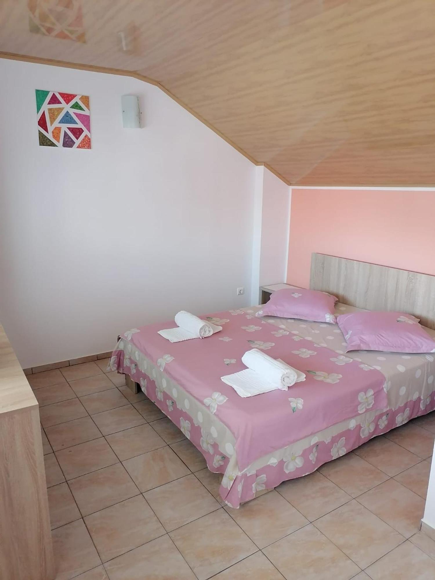 Bcm Family House Hotell Două Mai Exteriör bild